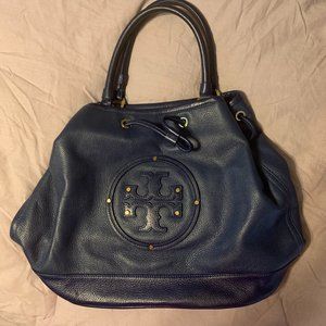 TORY BURCH BLUE PEBBLED LEATHER HANDBAG